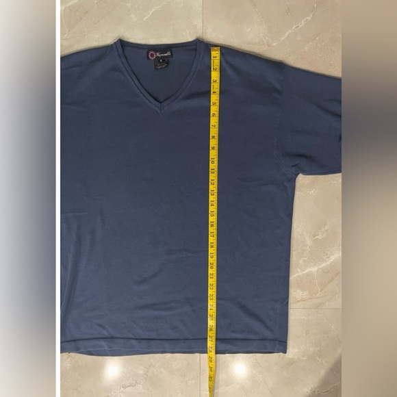 Faconnable 100% Cotton VNeck
Sweater Blue Men Size Large XL
Excellent Condition - Picture 3 of 5